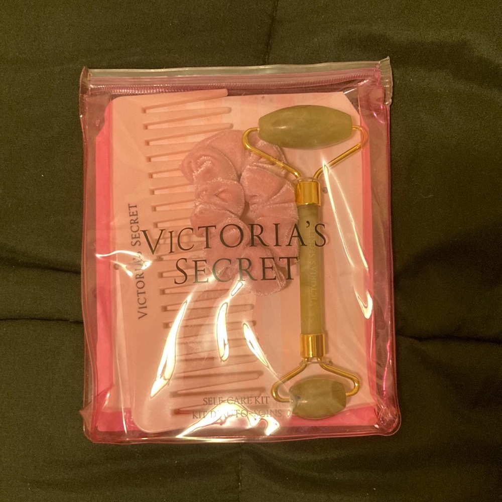 Victoria's Secret Pink and Green Beauty Set